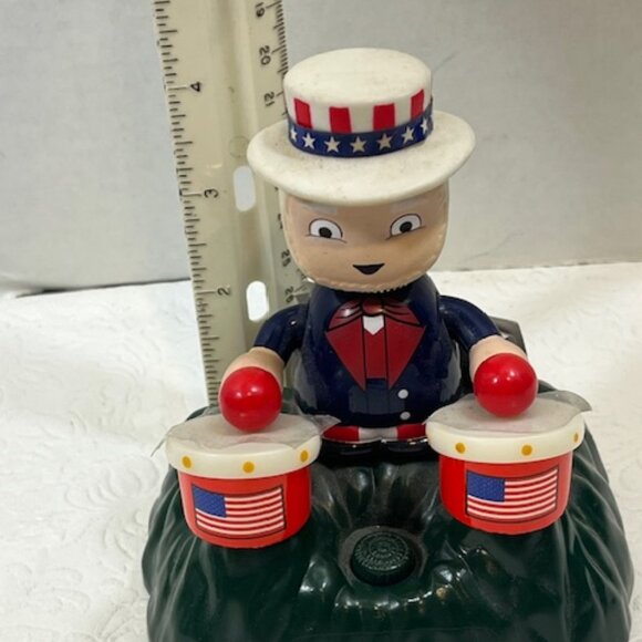 VTG Uncle Sam Series 1 Drummers Around the World Battery Operated Mucical Toy - Picture 8 of 9